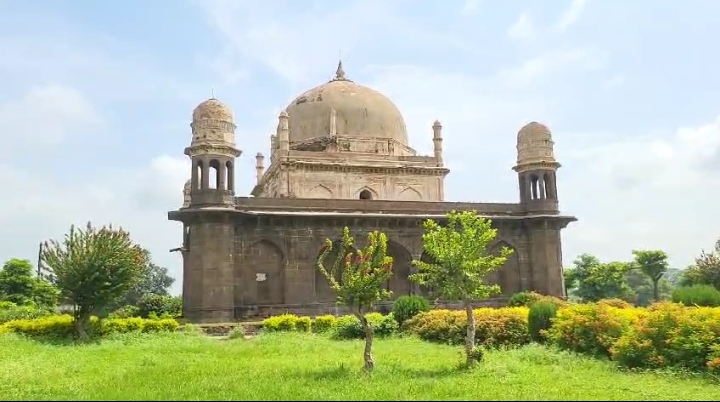 kala Taj Mahal Aahukhana road burhanpur mp