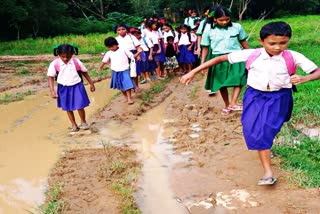 Lack of road to reach upgraded middle school of Gadamada village in Khunti