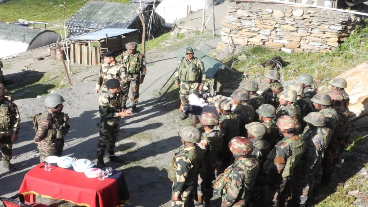 ig-bsf-kashmir-frontier-visits-loc-in-kupwara-to-review-operational-preparedness