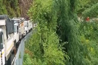 Kullu-Mandi Highway damaged after heavy rainfall, vehicles stranded