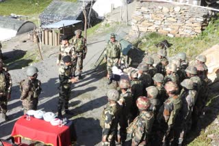 ig-bsf-kashmir-frontier-visits-loc-in-kupwara-to-review-operational-preparedness