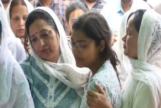The last rites of woman teacher Ravinder Kaur were performed on Thursday who died after the roof of a government school collapsed in Baddowal on Ferozepur Road on Wednesday. Taking serious note of the matter, Chief Minister Bhagwant Mann has ordered a magisterial inquiry and an FIR has been registered against the contractor who was carrying out renovation work on the school premises.