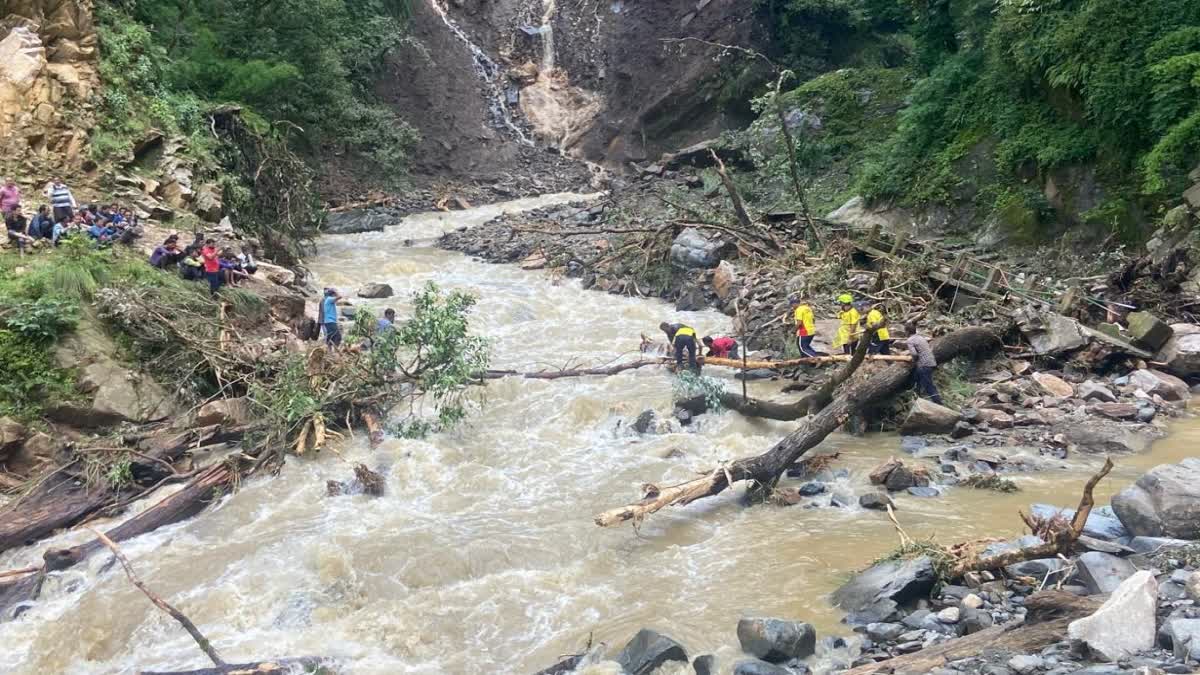 Health department worker washed away in gadera in Tehri