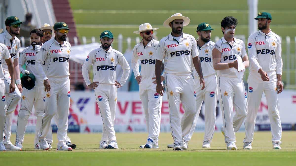 PAK VS BAN TEST SERIES  PAKISTAN CRICKET BOARD  സൗജന്യ മാച്ച് ടിക്കറ്റ്  പാക്കിസ്ഥാന്‍ ക്രിക്കറ്റ്