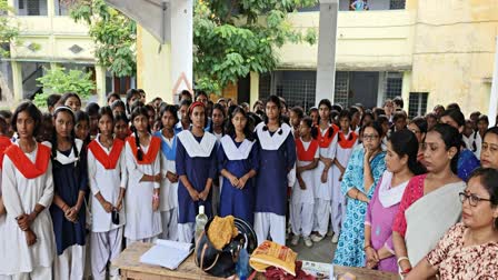 teachers strike at Bolpur school