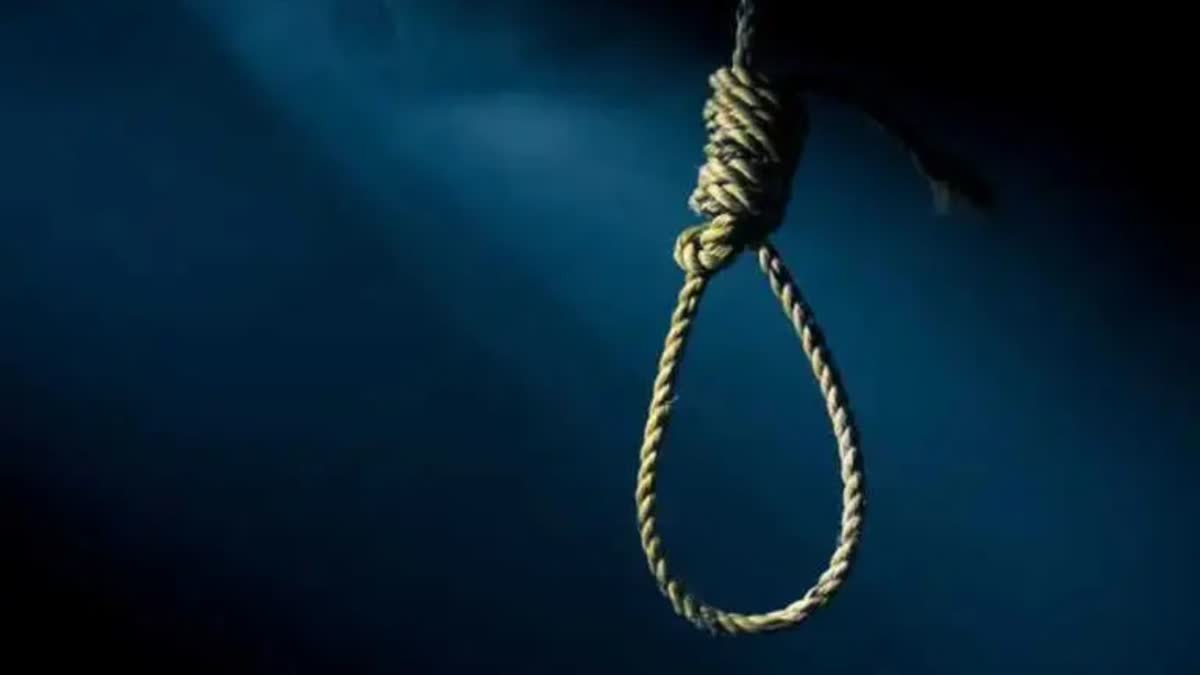 19-year-old-girl-committed-suicide-due-to-unknown-reasons-in-navsari-police-investigation-started