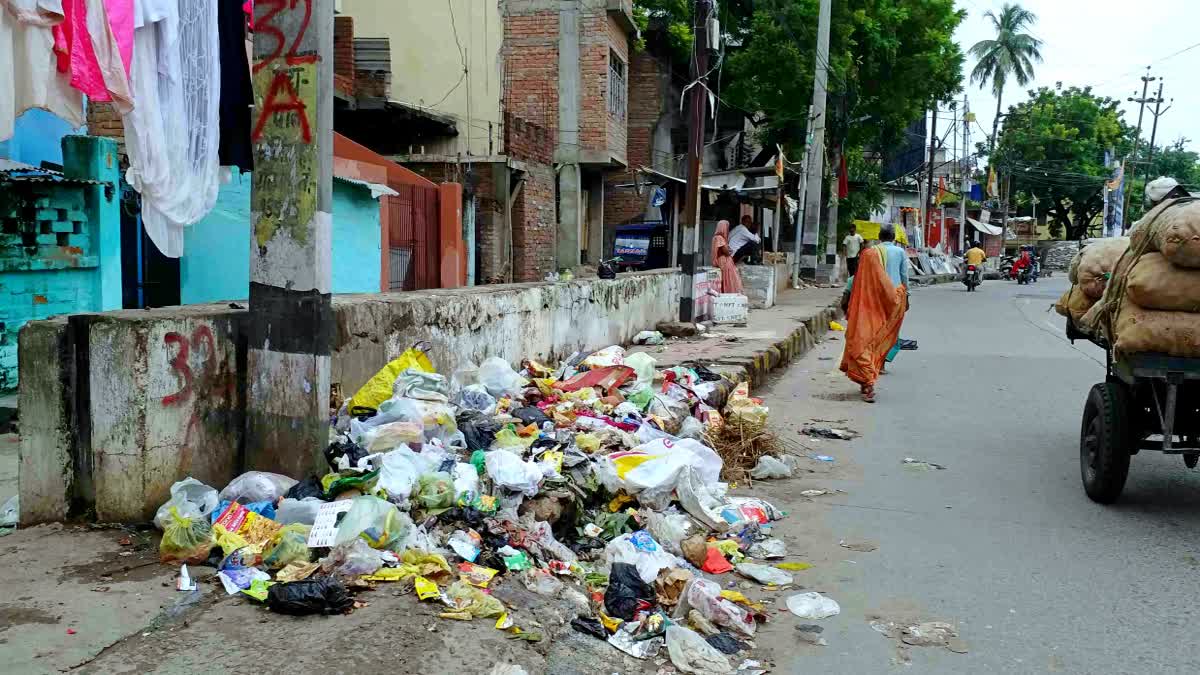 पटना सफाईकर्मियों की हड़ताल जारी