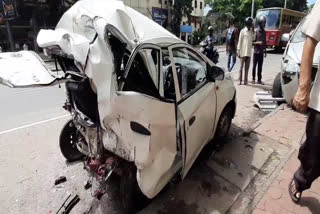 car accident young man died  trivandrum young man died in car accident  kerala accident rate  man died in car accident  car accidents  കാറിൽ ഇന്നോവ കാർ ഇടിച്ചു യുവാവ്‌ മരിച്ചു  കാറപകടം  നിർത്തിയിട്ടിരുന്ന കാറിൽ ഇടിച്ചു യുവാവ്‌ മരിച്ചു  കേരളത്തിലെ കാറപകടങ്ങൾ  കാറിടിച്ചു യുവാവ്‌ മരിച്ചു