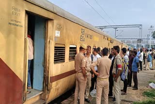 Armed miscreants looted passengers of Tata Muri Express in Jharkhand
