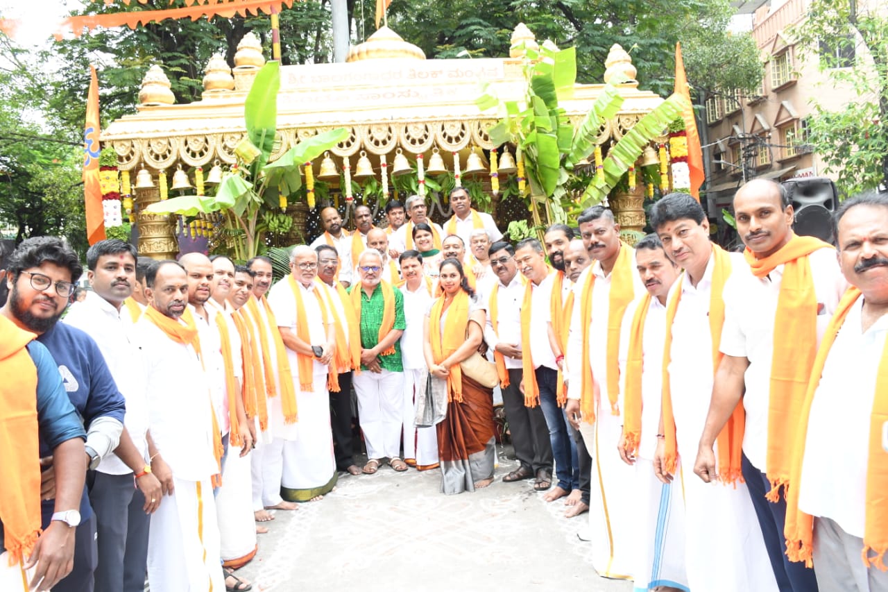 minister-dinesh-gundurao-speech-in-charumasya-veidictory-function