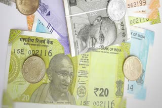 shortage of small currency notes in india Congress MP to FM as RBI UPI cashless transactions