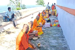 Family members performing Pindadaana in Gaya