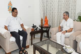 (Left) Rajasthan CM Bhajan Lal Sharma with Union Railways Minister Ashwini Vaishnaw in Jaipur