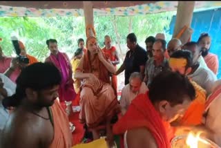 Shankaracharya  Avimukteshwaranand during the ‘Gau Dhwaj Sthapana Bharata Yatra’