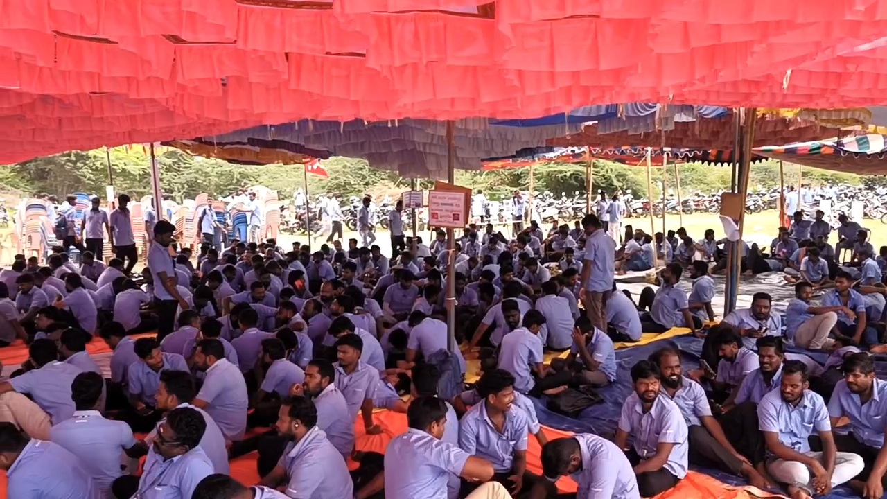 Samsung employees protest