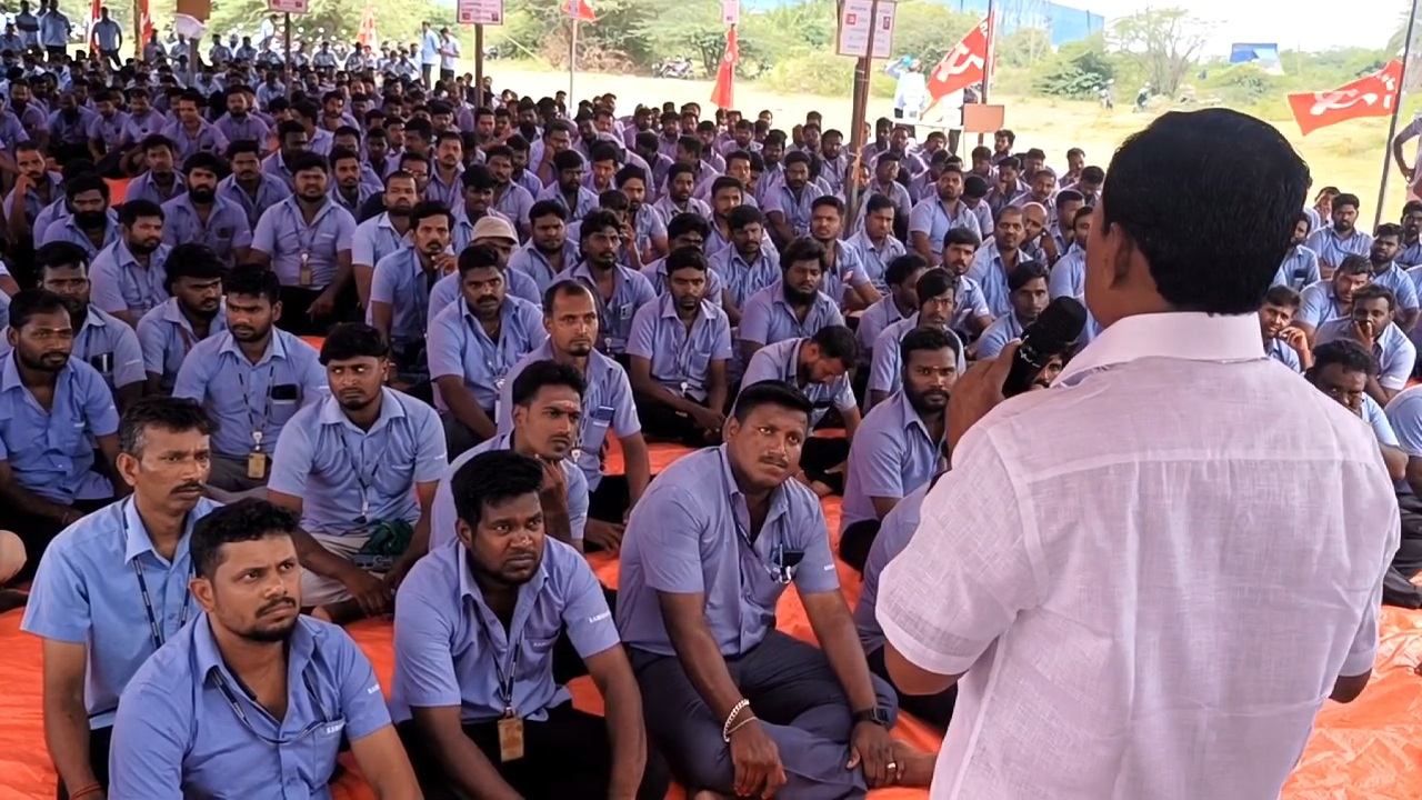 Samsung employees protest