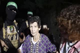 Hamas Frees Two Elderly Israeli Women  Israel Hamas War  hostages Freed  United States advised Israel to delay Attack  aid convoy Entered To Gaza  Gaza  ഇസ്രയേൽ ഹമാസ് യുദ്ധം  ബന്ദികളാക്കിയ ഇസ്രയേലി യുവതികളെ മോചിപ്പിച്ചു  ബന്ദികളെ മോചിപ്പിച്ചു  ഗാസ  ഗാസയിലേയ്‌ക്ക് മാനുഷിക സഹായം  ഹമാസ്  അമേരിക്ക