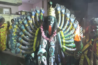 kulasekharapatnam-dussehra-festival-devotees-dressed-as-kali-and-danced-ecstatically