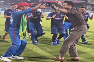 CRICKET WORLD CUP 2023 IRFAN PATHAN DANCED WITH RASHID KHAN ON AFGHANISTANS VICTORY BEAUTIFUL VIDEO SURFACED