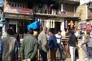action-against-street-vendors-occupying-footpaths-in-pulwama