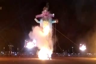 CM Hemant Soren burnt Ravana by pressing remote