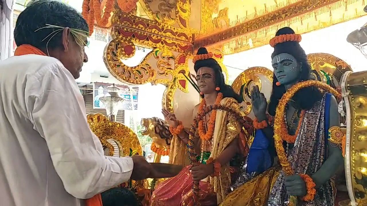 राम और लक्ष्मण की जीवंत झांकी