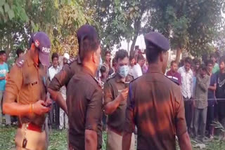 A half-naked female body was found in a bag in Mohanpur near the Dineshpur police station area of ​​Udham Singh Nagar district on Wednesday at around 3.30 pm causing widespread alarm in the area.