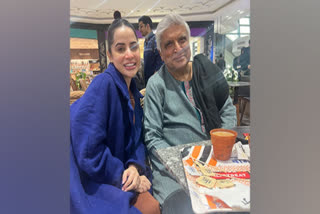 URFI AND JAVED AKHTAR