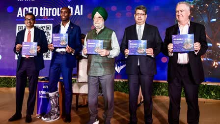 Union minister Hardeep Singh Puri with corporate leaders at EnRich 2024 in New Delhi