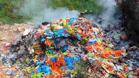 FINE IMPOSED FOR PLASTIC FIRING  PLASTIC WASTE DISPOSAL PUBLIC PLACE  CHATHAMANGALAM PANCHAYAT KOZHIKODE  LATEST MALAYALAM NEWS