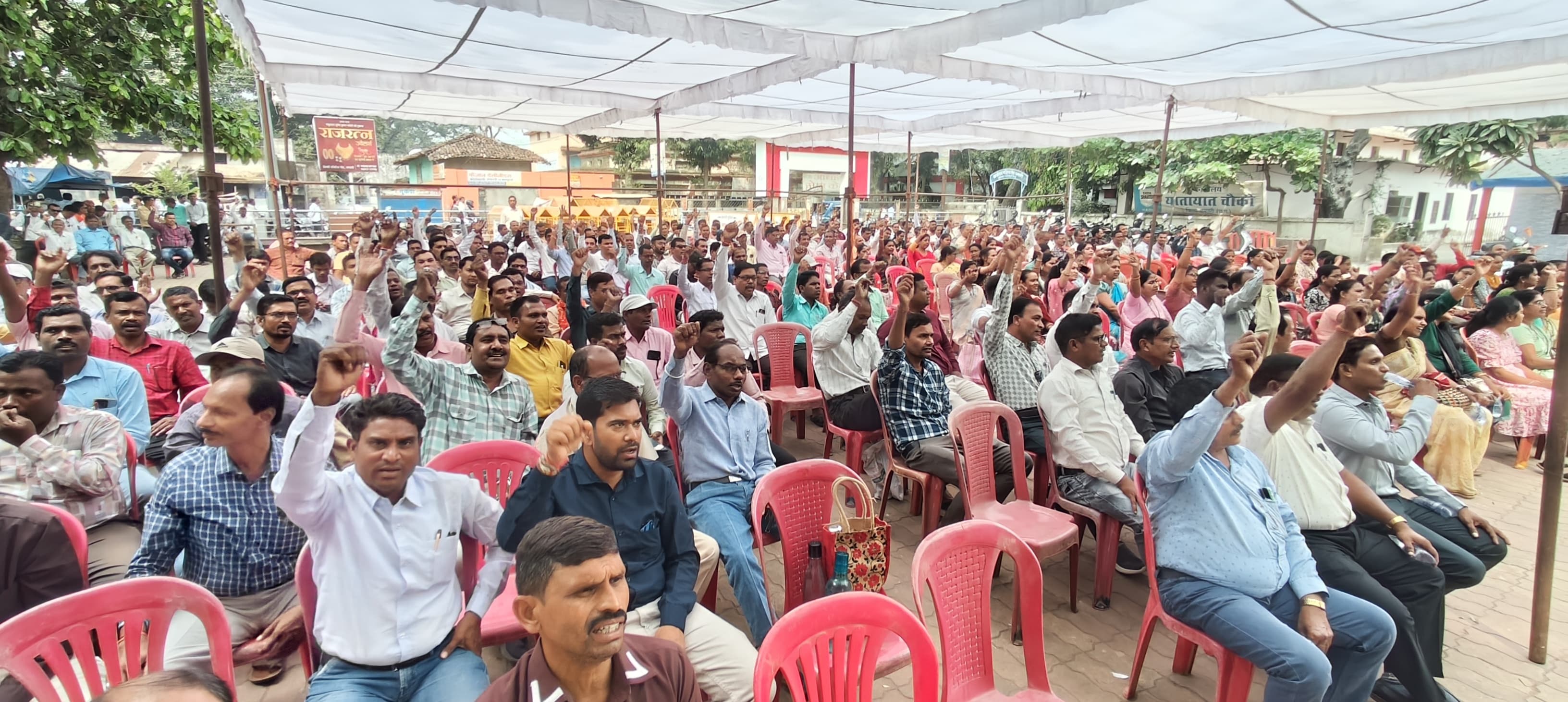 Protest of teachers demand