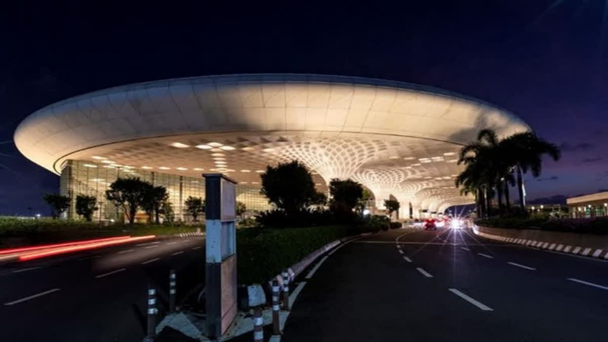 Mumbai Airport receives email threat to blow up T2 demands USD 1 million in Bitcoin  Mumbai Airport receives email threat  Mumbai International Airport receives email threat  Mumbai International Airport email threat  Mumbai International Airport terminal 2 threat  മുംബൈ അന്താരാഷ്ട്ര വിമാനത്താവളത്തിൽ സ്‌ഫോടന ഭീഷണി  സ്‌ഫോടനം നടത്തുമെന്ന് മെയിൽ സന്ദേശം  മുംബൈ ഛത്രപതി ശിവജി അന്താരാഷ്ട്ര വിമാനത്താവളം  Mumbai crime news  Mumbai International Airport latest news