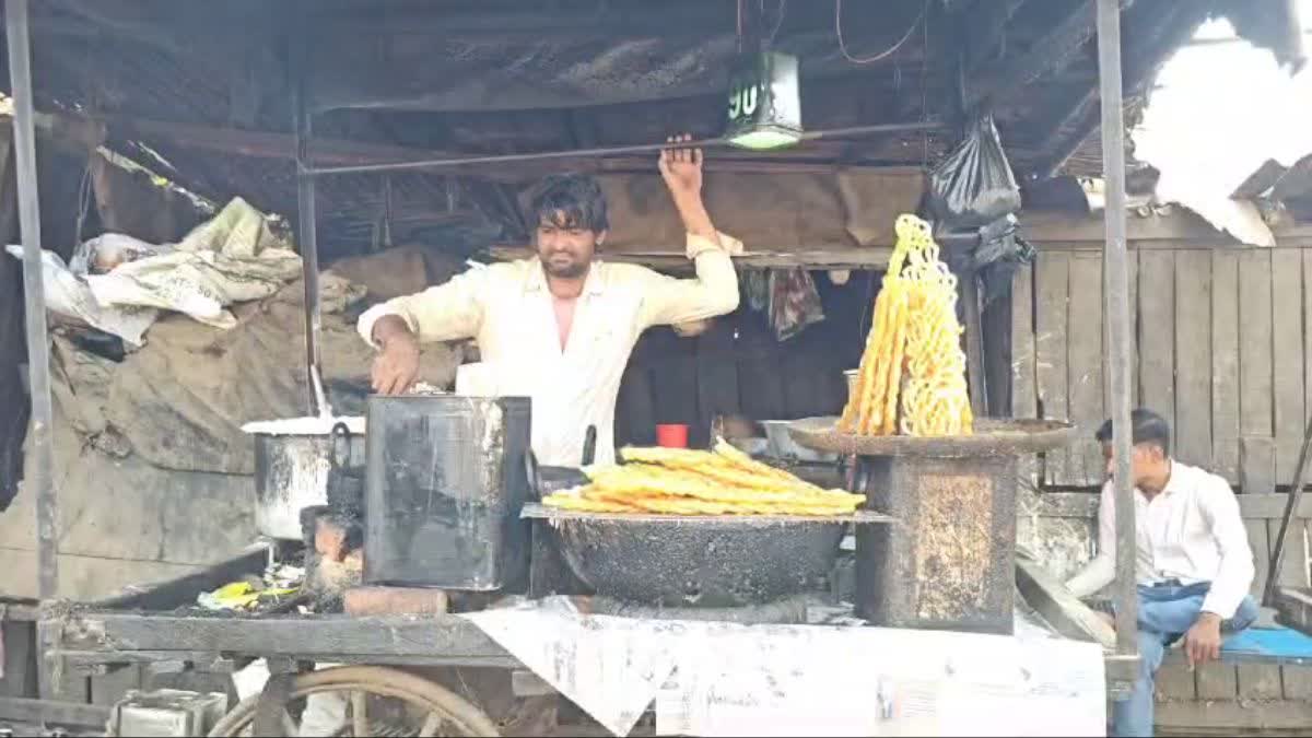 Dumb Jalebi seller