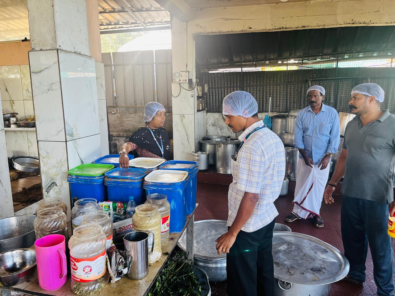 FOOD SAFETY DEPARTMENT  CATERING UNITS  ഭക്ഷ്യ സുരക്ഷാ വകുപ്പ്  മിന്നല്‍ റെയ്‌ഡ്