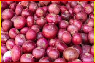 Farmers benefit from rising onion prices