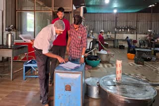 FOOD SAFETY DEPARTMENT  CATERING UNITS  ഭക്ഷ്യ സുരക്ഷാ വകുപ്പ്  മിന്നല്‍ റെയ്‌ഡ്