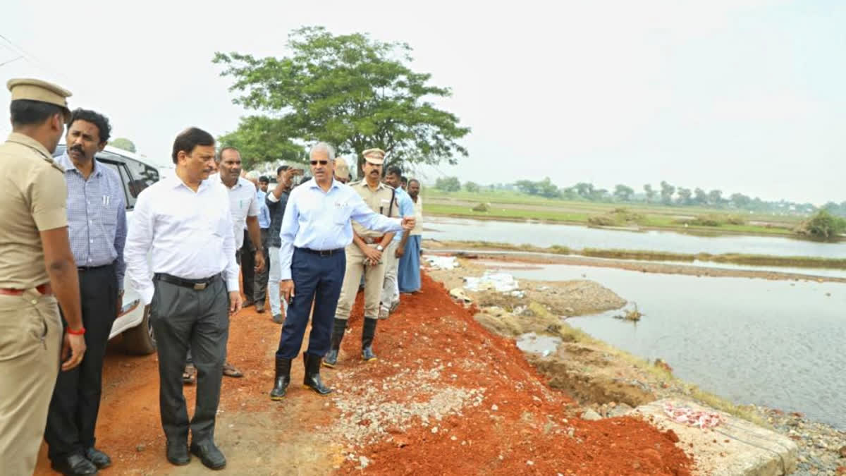 Chief Secretary examines the effects of heavy rains in thoothukudi