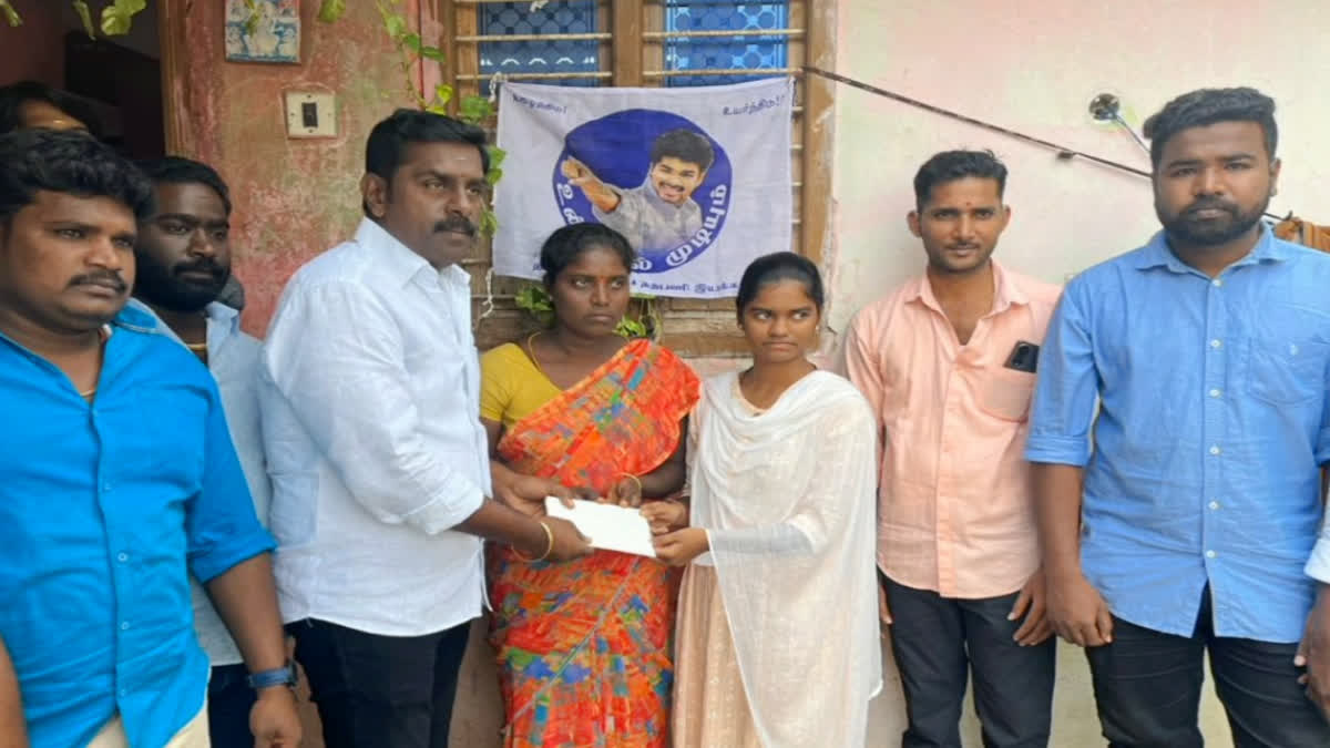 vijay-makkal-iyyakam-helped-a-college-student-from-theni-district-to-study