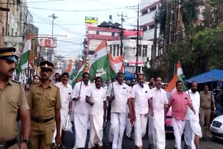 congress protest  kottayam  leaders attacked at thiruvananthapuram  kpcc president k sudhakaan  V D satheesan  kpcc secratary kunju illampally  road blocked  കോട്ടയത്ത് കോൺഗ്രസ്പ്രതിഷേധ പ്രകടനം  youth congress  mahila congress  യൂത്ത് കോൺഗ്രസ്  മഹിളാ കോൺഗ്രസ്