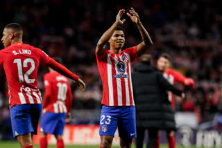 Atletico Madrid, who were playing only 10 players after Caglar Soyuncu recieved a direct red card with 20 mins left in the game defeated Sevilla 1-0 at home on Saturday.