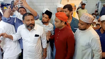 AR Rahman arrives in auto at Nagore Dargah for Ganduri festival