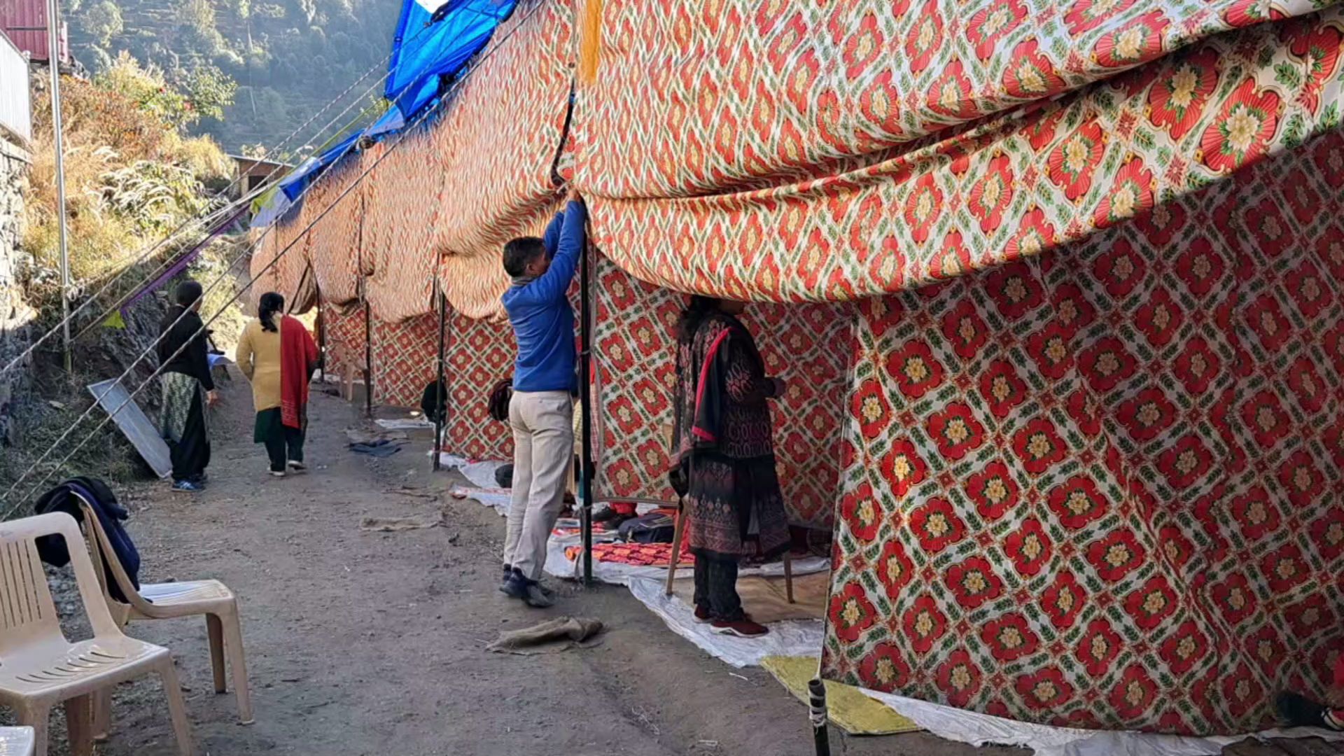 Baggi School Running under Tent in Mandi