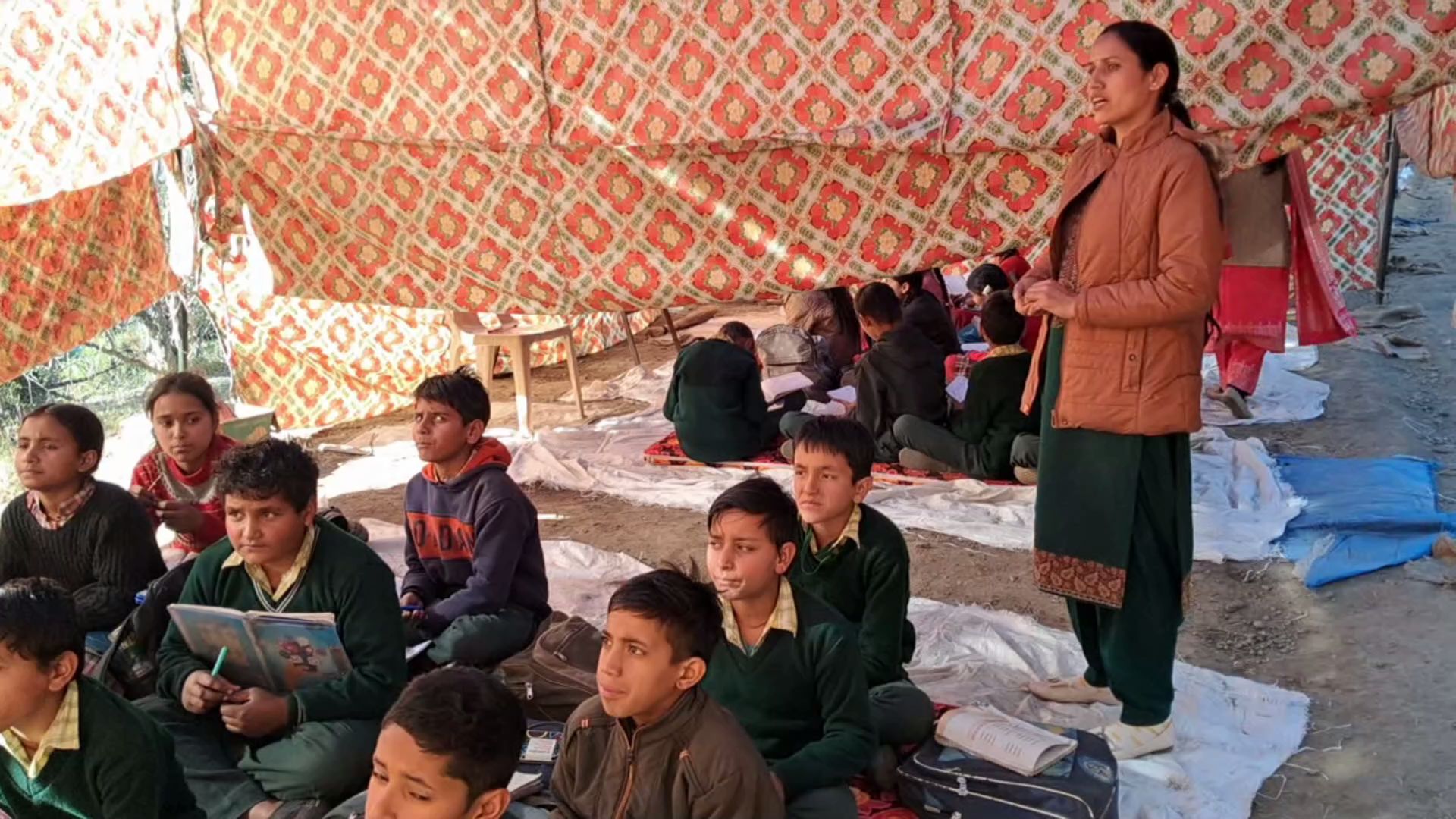 Baggi School Running under Tent in Mandi