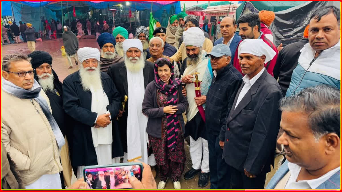 Kumari Shailaja met farmers Khanori border