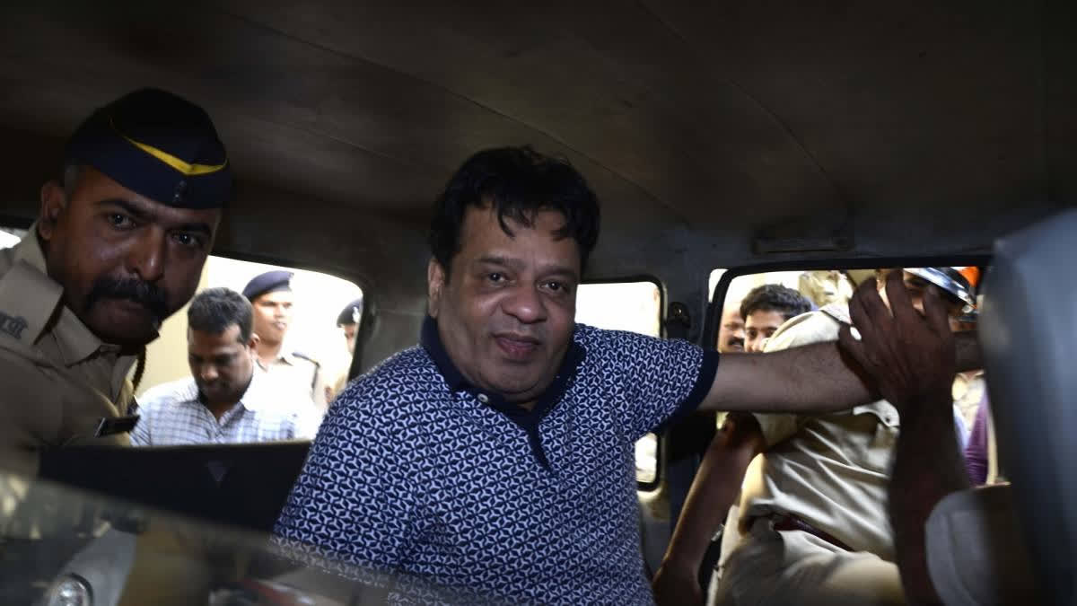 The ED seized a Thane flat linked to Dawood Ibrahim's brother Iqbal Kaskar's associate, involved in a money laundering and extortion case from 2017.