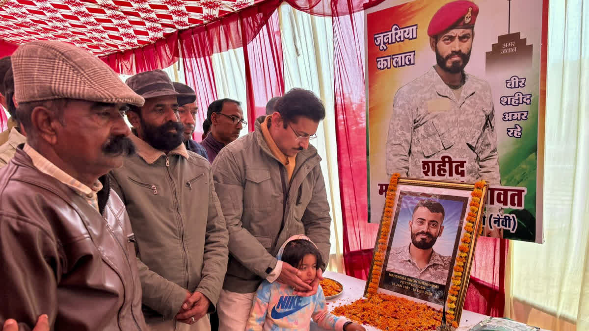 Cabinet minister paid tribute to martyr