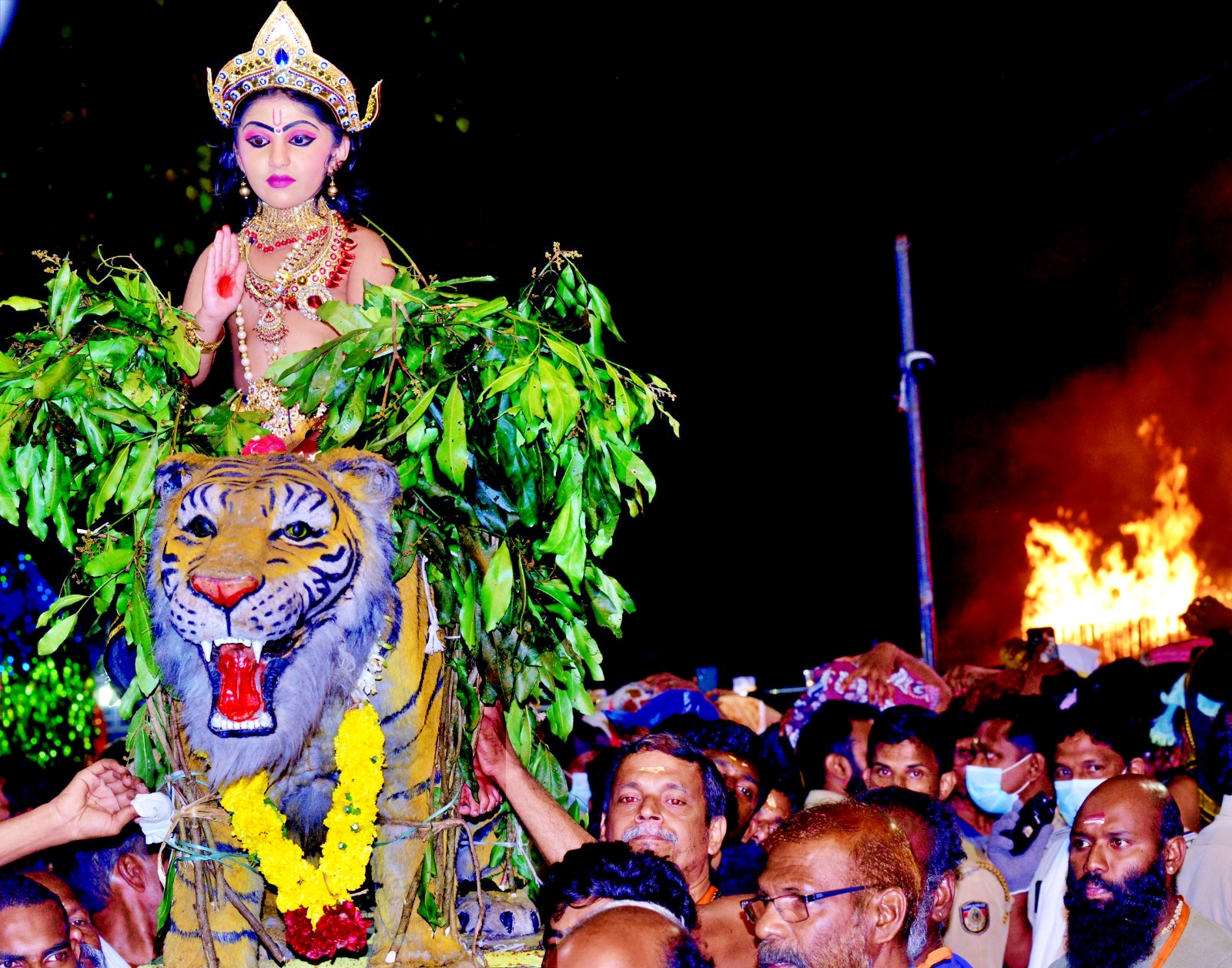 കർപ്പൂരാഴി ഘോഷയാത്ര  SABARIMALA MANDALA POOJA 2024  ശബരിമല മണ്ഡലപൂജ  SABARIMALA NEWS