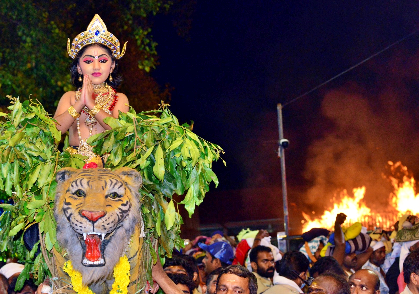 കർപ്പൂരാഴി ഘോഷയാത്ര  SABARIMALA MANDALA POOJA 2024  ശബരിമല മണ്ഡലപൂജ  SABARIMALA NEWS