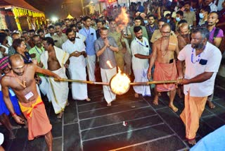 കർപ്പൂരാഴി ഘോഷയാത്ര  SABARIMALA MANDALA POOJA 2024  ശബരിമല മണ്ഡലപൂജ  SABARIMALA NEWS