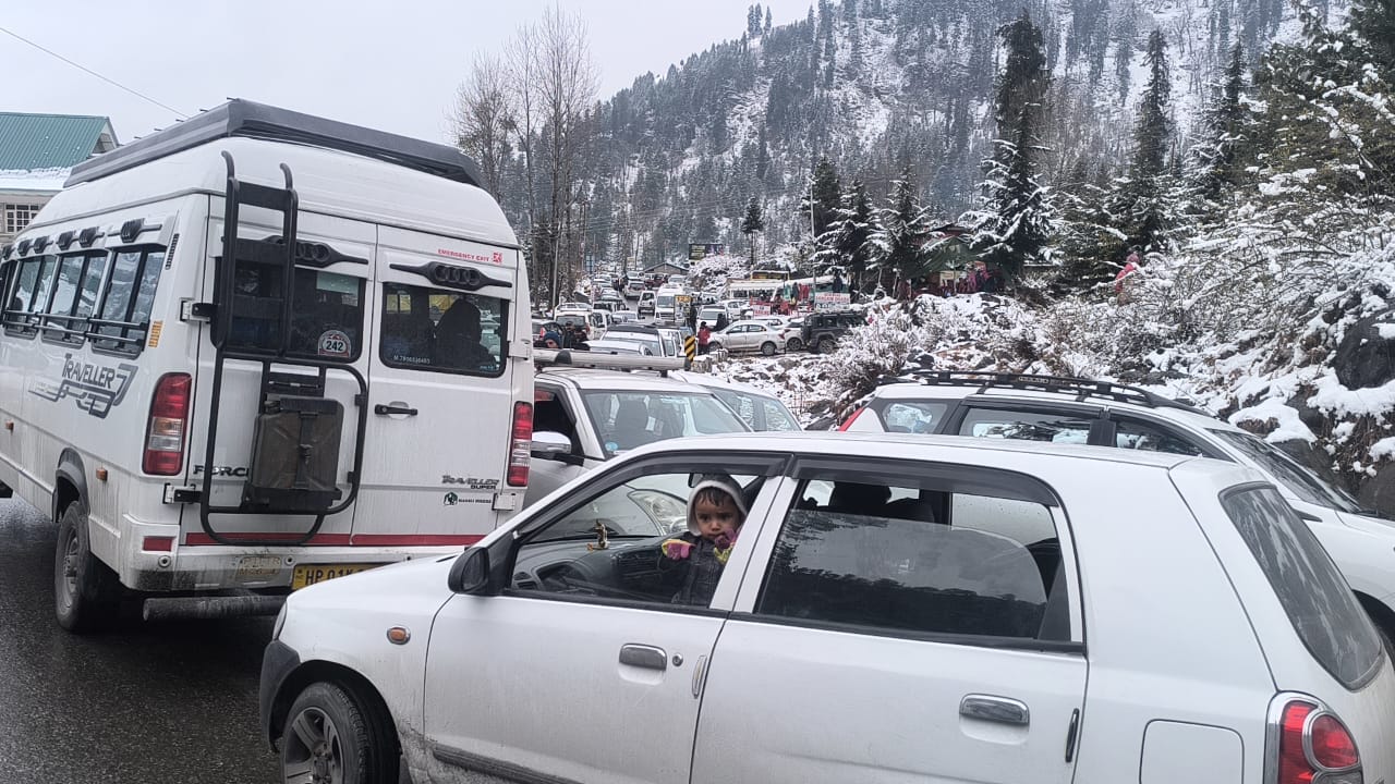 Atal Tunnel closed for tourists